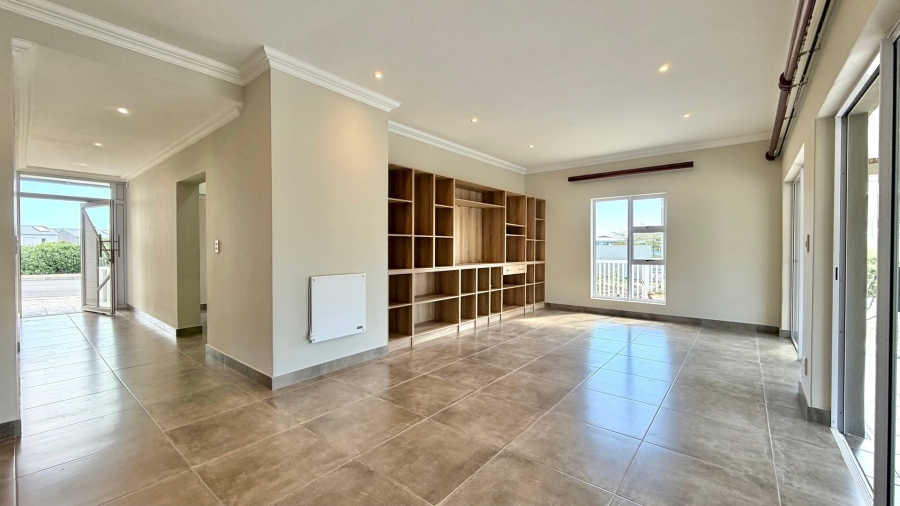 2 Bedroom Property for Sale in Somerset Lakes Western Cape